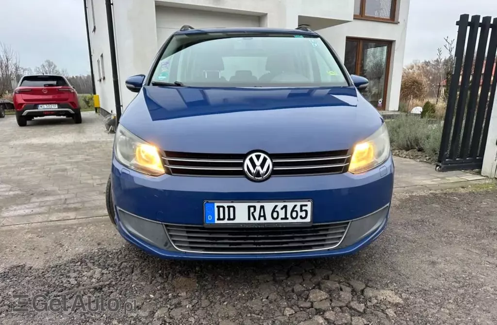 VOLKSWAGEN Touran 