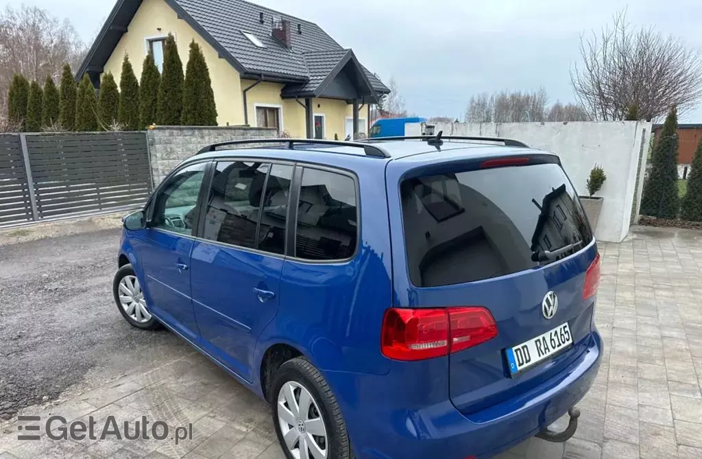 VOLKSWAGEN Touran 