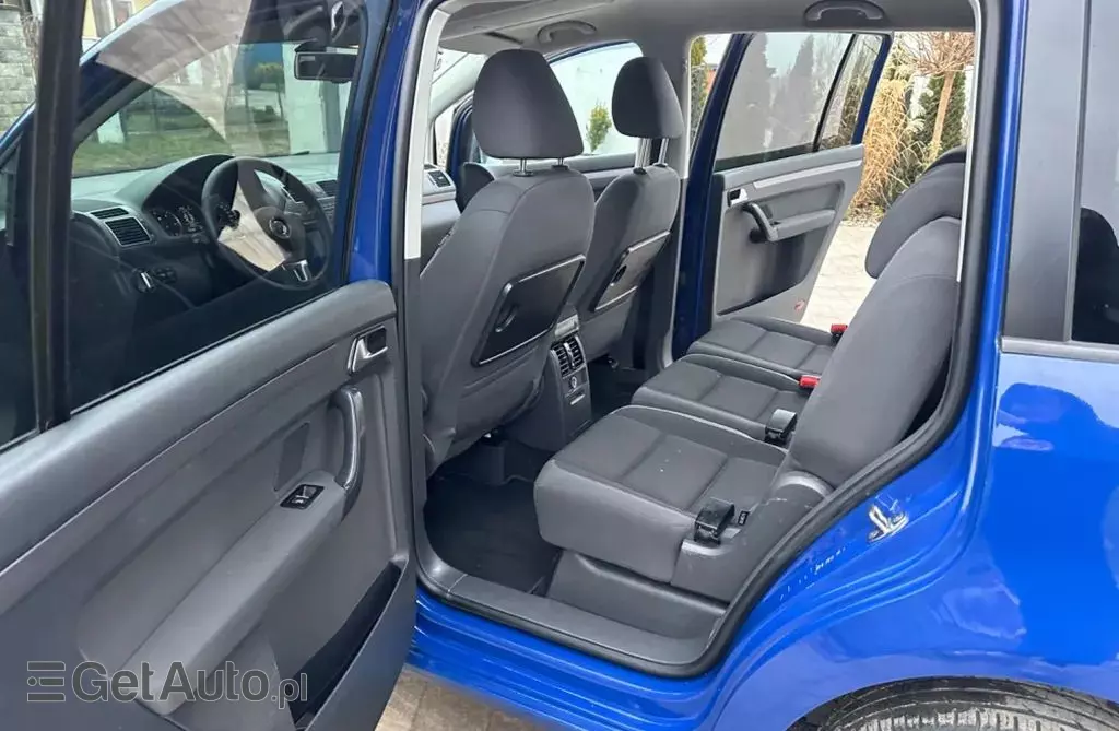 VOLKSWAGEN Touran 