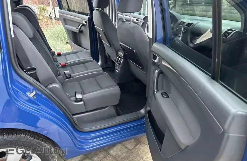 VOLKSWAGEN Touran 