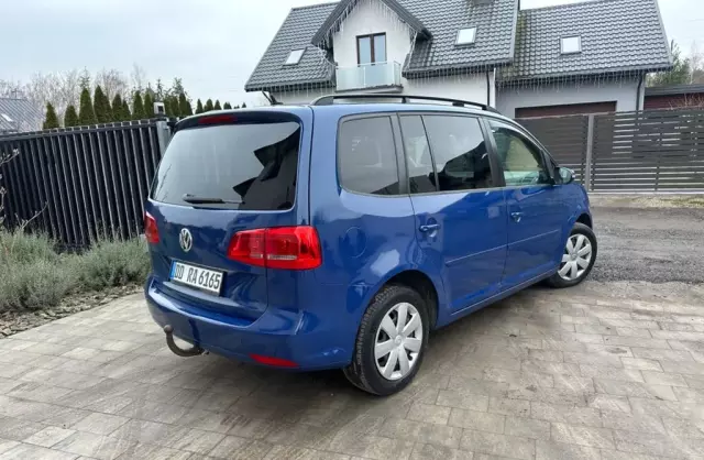 VOLKSWAGEN Touran 