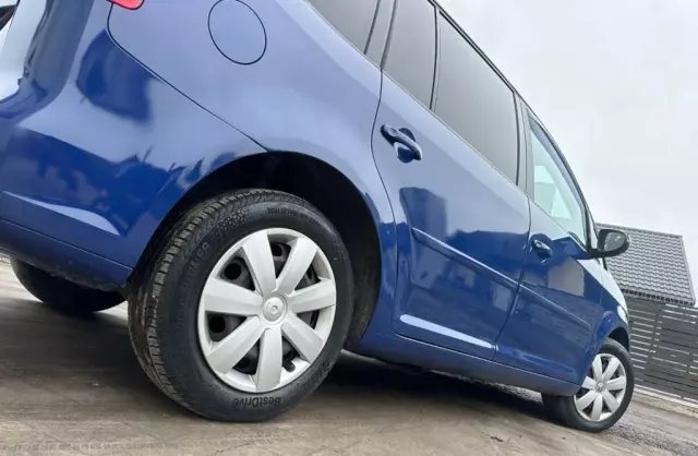 VOLKSWAGEN Touran 