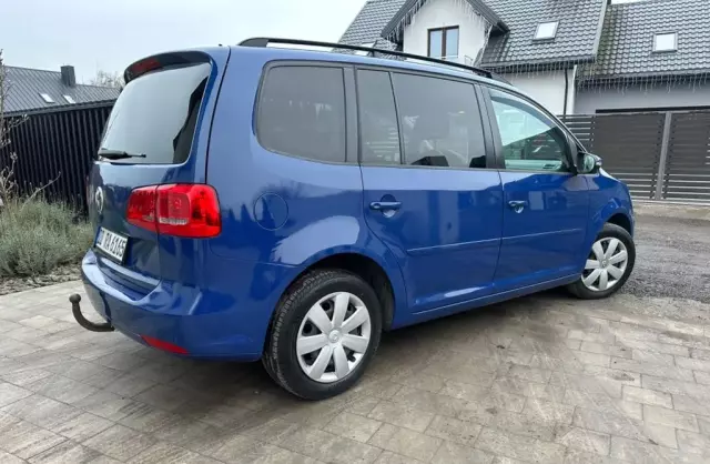 VOLKSWAGEN Touran 