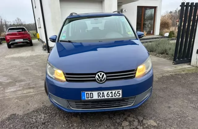 VOLKSWAGEN Touran 
