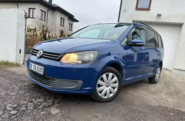 VOLKSWAGEN Touran 