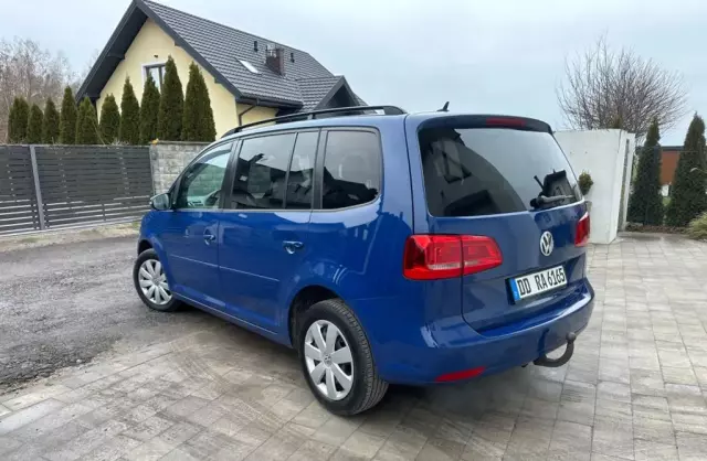 VOLKSWAGEN Touran 