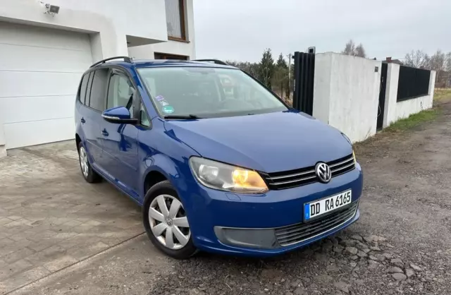 VOLKSWAGEN Touran 
