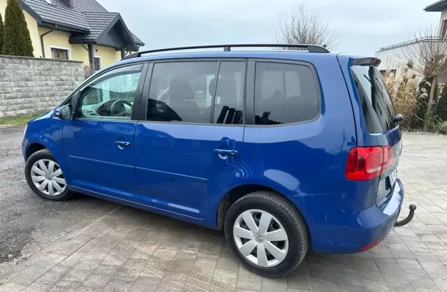 VOLKSWAGEN Touran 