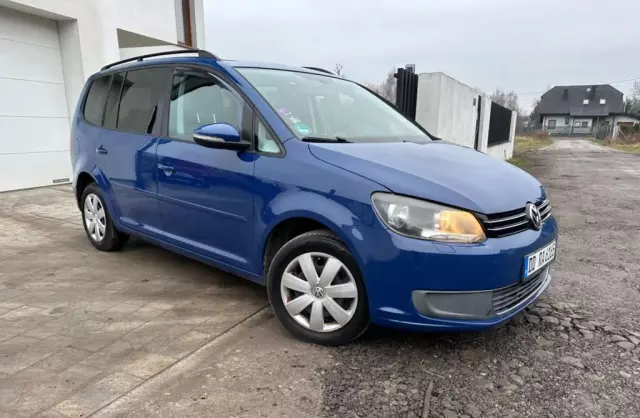 VOLKSWAGEN Touran 