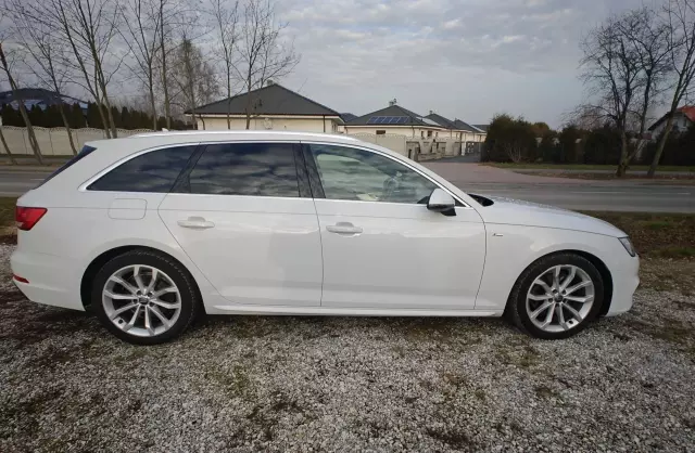 AUDI A4 2.0 TDI ultra (150 KM)