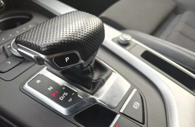 AUDI A4 2.0 TDI ultra (150 KM)