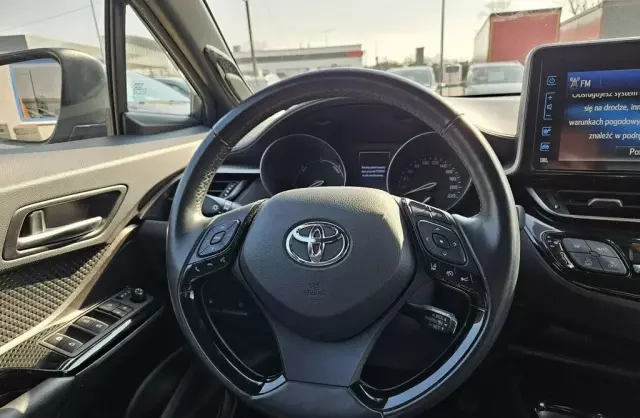 TOYOTA C-HR 