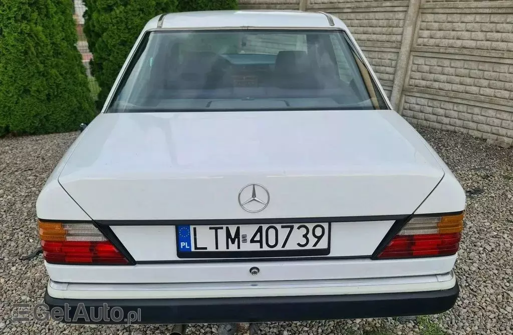 MERCEDES-BENZ W 124 