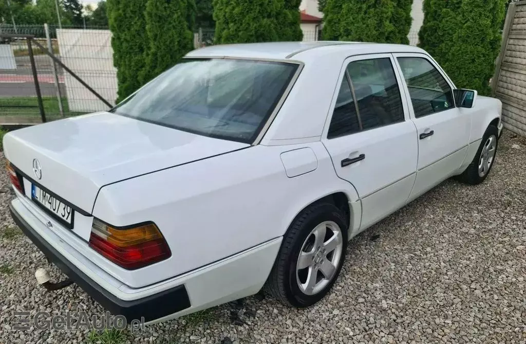 MERCEDES-BENZ W 124 