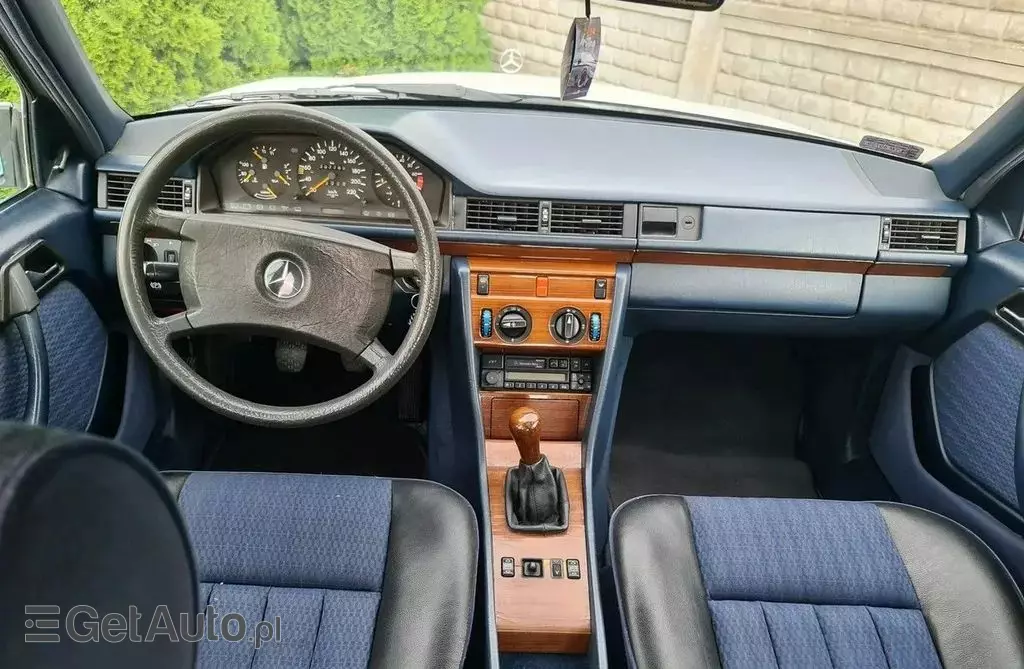 MERCEDES-BENZ W 124 