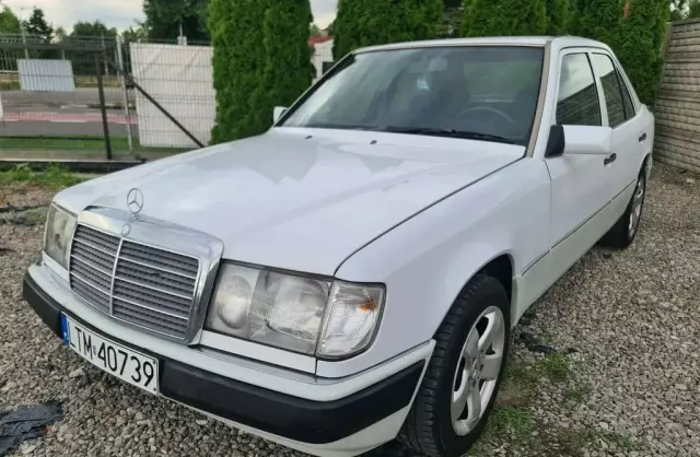 MERCEDES-BENZ W 124 