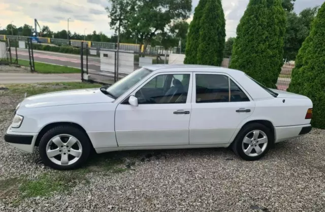 MERCEDES-BENZ W 124 