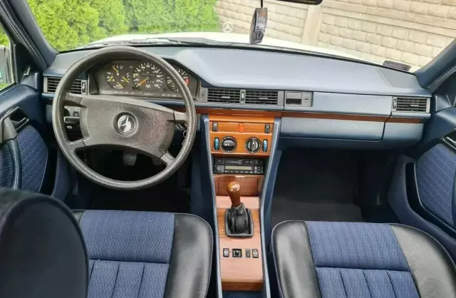 MERCEDES-BENZ W 124 