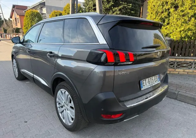 PEUGEOT 5008 BlueHDi 180 EAT6 GT