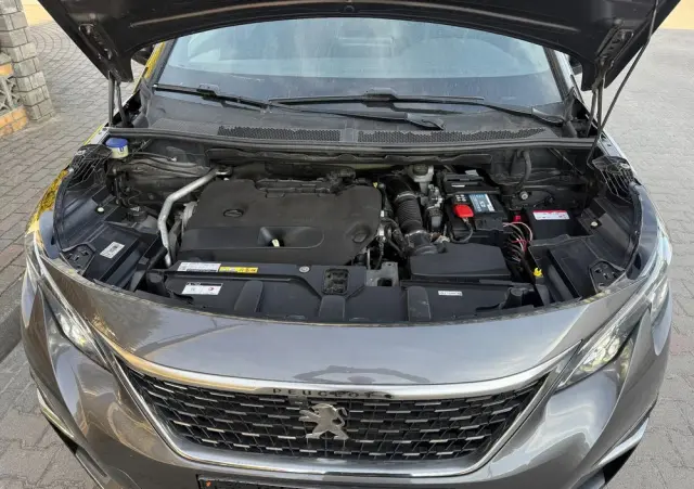 PEUGEOT 5008 BlueHDi 180 EAT6 GT