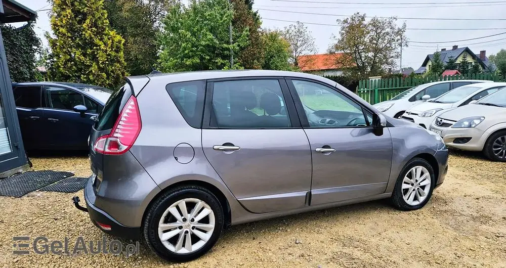 RENAULT Scenic 1.6 16V 110 TomTom Edition