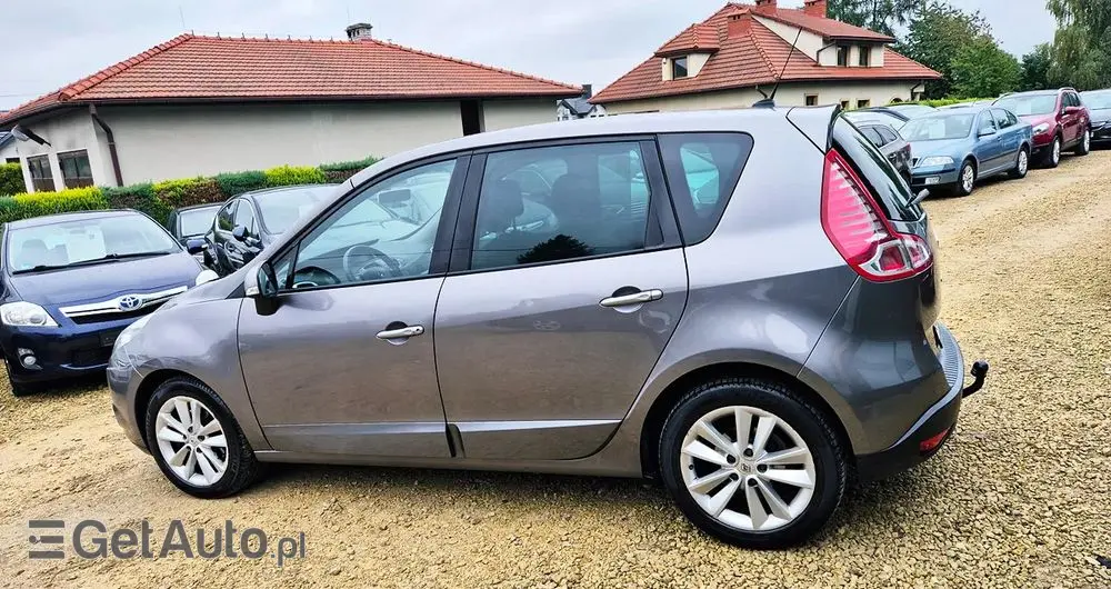 RENAULT Scenic 1.6 16V 110 TomTom Edition