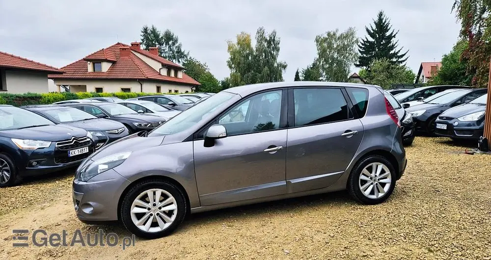 RENAULT Scenic 1.6 16V 110 TomTom Edition
