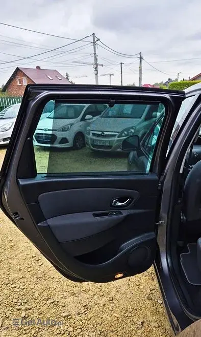 RENAULT Scenic 1.6 16V 110 TomTom Edition