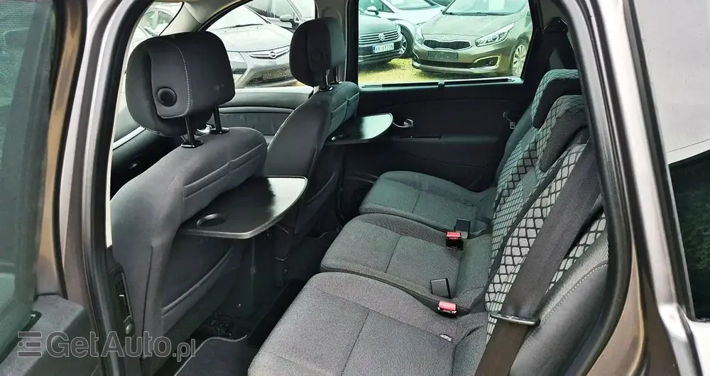 RENAULT Scenic 1.6 16V 110 TomTom Edition