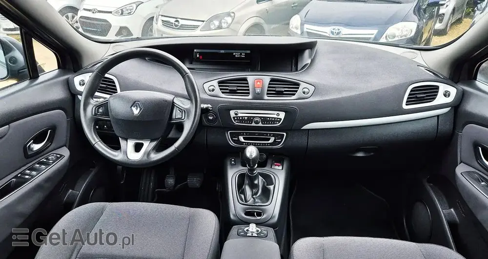 RENAULT Scenic 1.6 16V 110 TomTom Edition