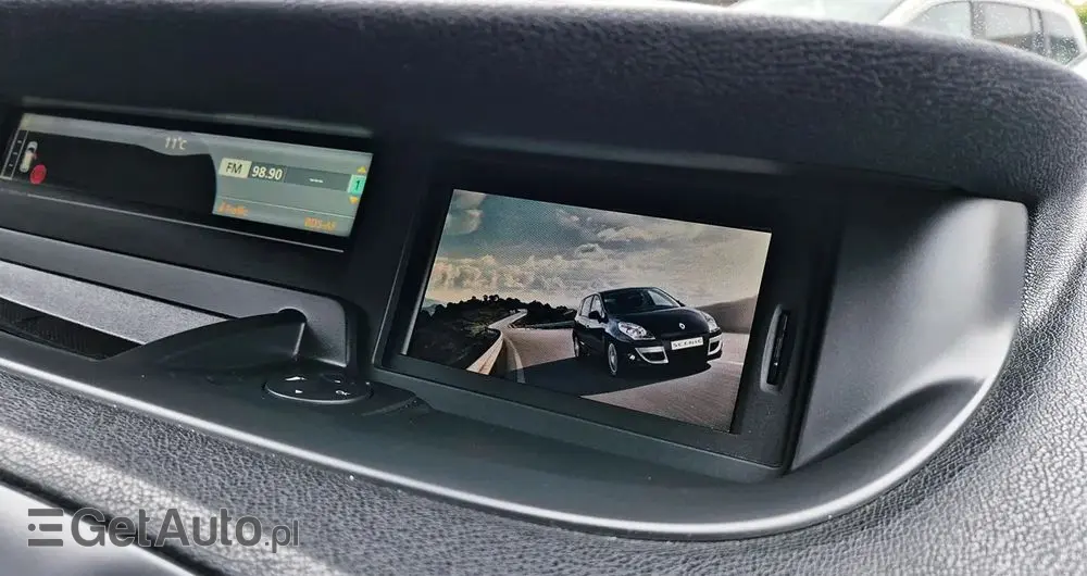 RENAULT Scenic 1.6 16V 110 TomTom Edition