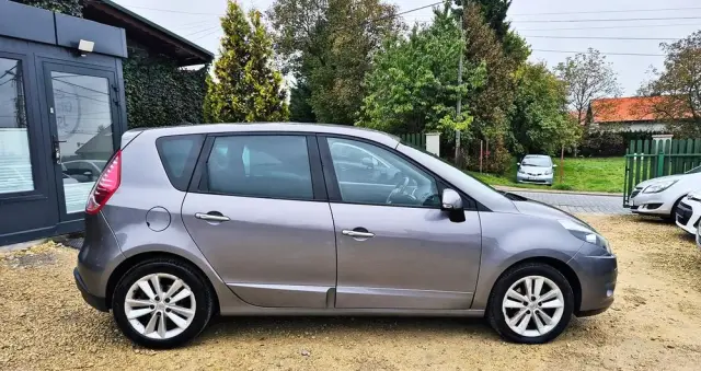 RENAULT Scenic 1.6 16V 110 TomTom Edition