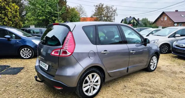 RENAULT Scenic 1.6 16V 110 TomTom Edition