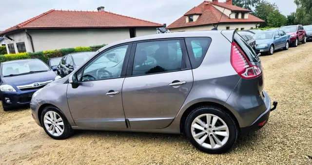 RENAULT Scenic 1.6 16V 110 TomTom Edition