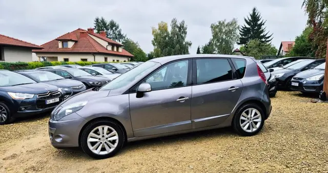 RENAULT Scenic 1.6 16V 110 TomTom Edition