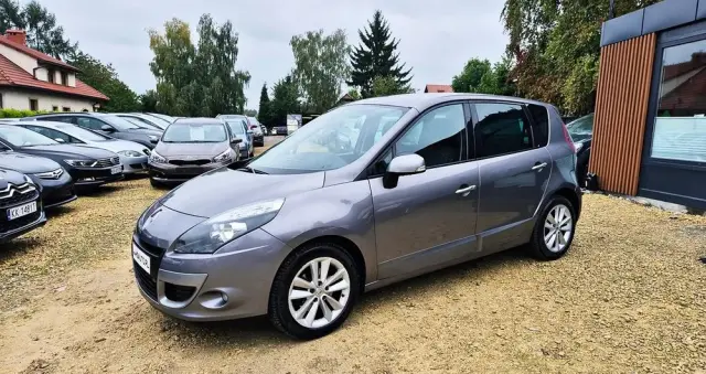 RENAULT Scenic 1.6 16V 110 TomTom Edition