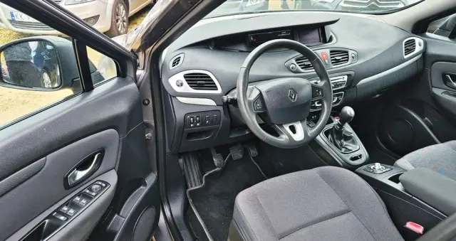 RENAULT Scenic 1.6 16V 110 TomTom Edition