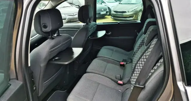 RENAULT Scenic 1.6 16V 110 TomTom Edition