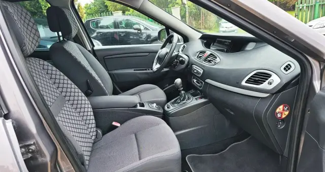 RENAULT Scenic 1.6 16V 110 TomTom Edition