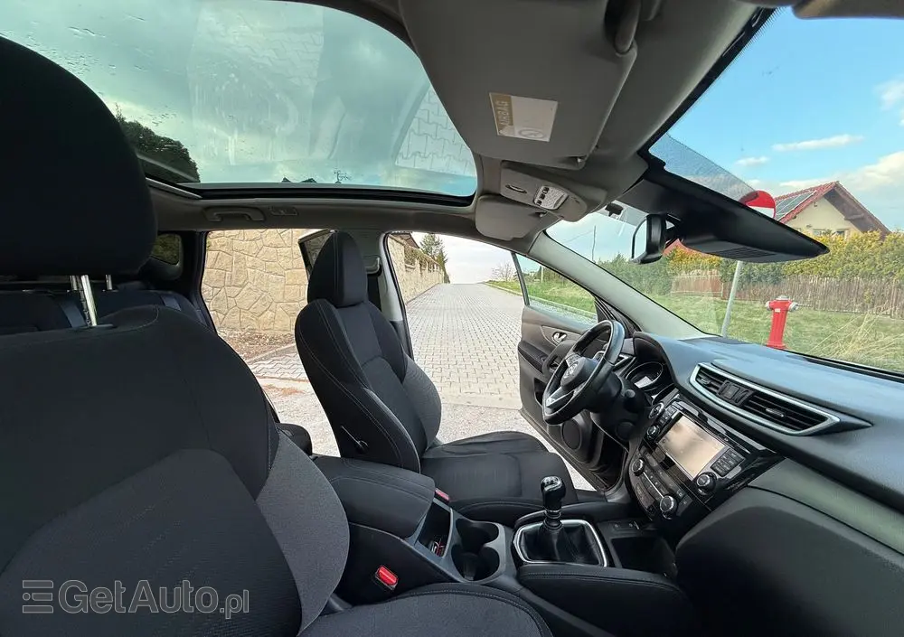 NISSAN Qashqai 1.6 Tekna