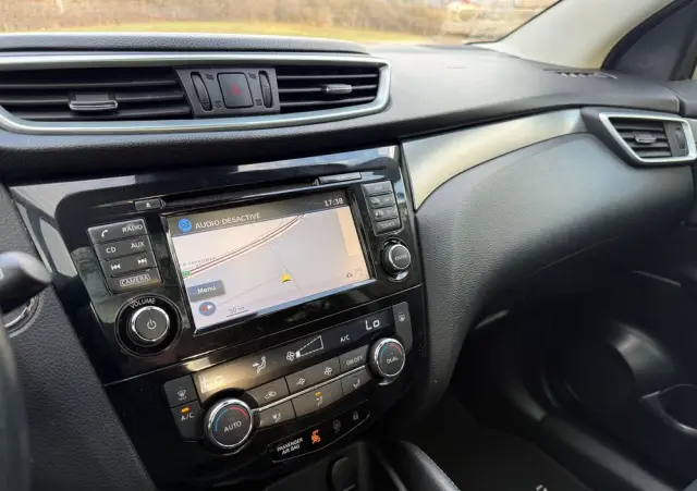 NISSAN Qashqai 1.6 Tekna