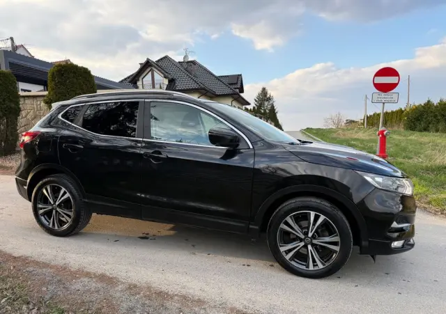 NISSAN Qashqai 1.6 Tekna