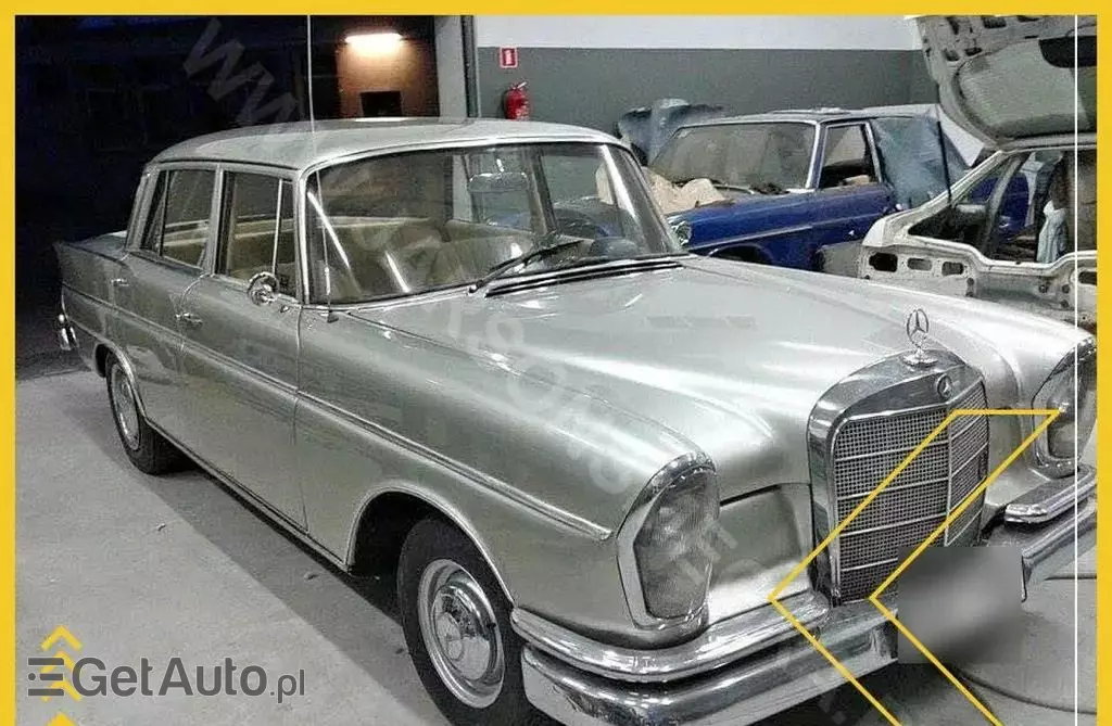 MERCEDES-BENZ 220 