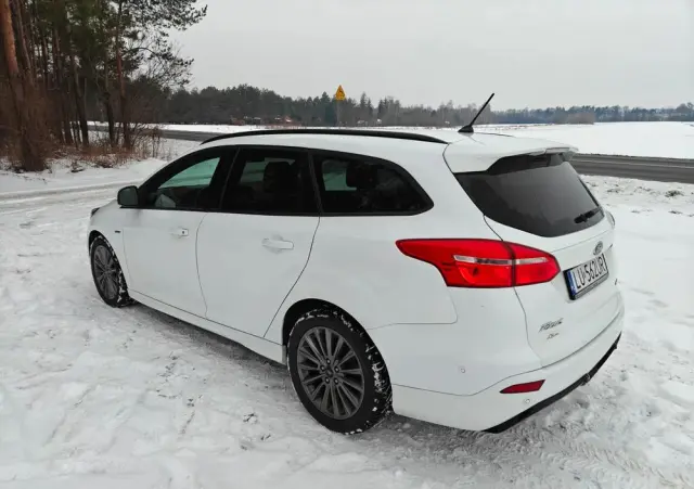 FORD Focus 1.5 EcoBoost STart-Stopp-System ST-LINE