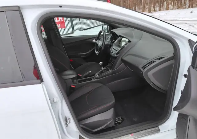 FORD Focus 1.5 EcoBoost STart-Stopp-System ST-LINE