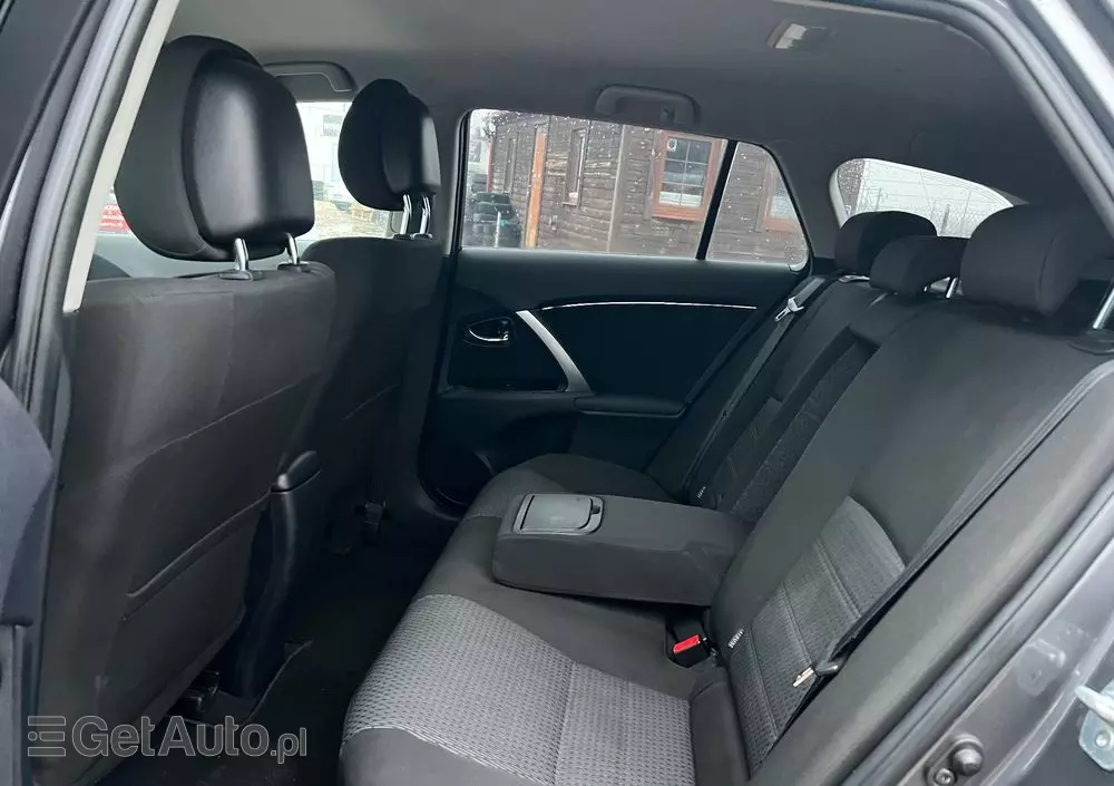 TOYOTA Avensis 2.0 D-4D Premium