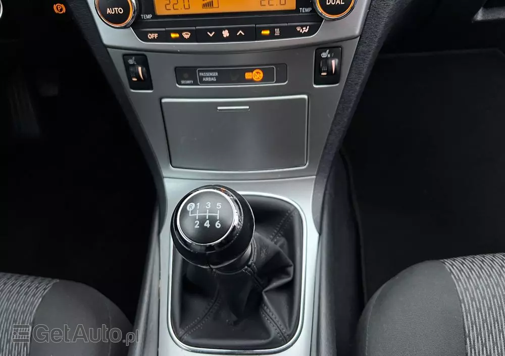 TOYOTA Avensis 2.0 D-4D Premium