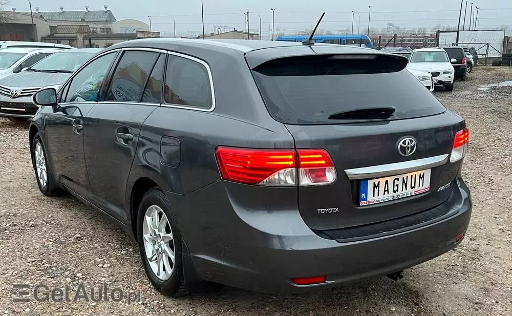 TOYOTA Avensis 2.0 D-4D Premium