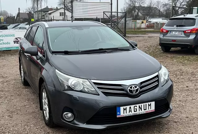 TOYOTA Avensis 2.0 D-4D Premium