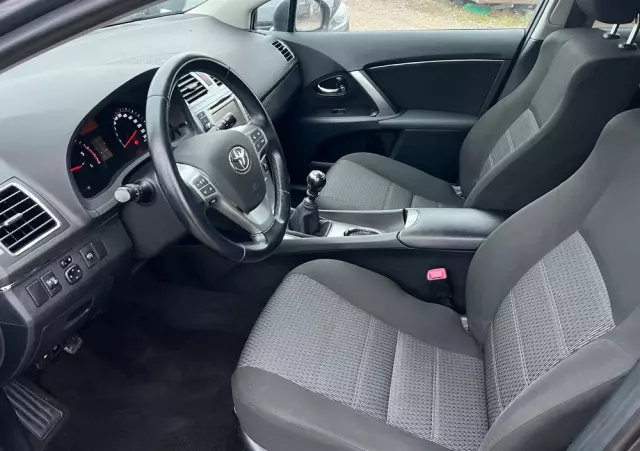 TOYOTA Avensis 2.0 D-4D Premium